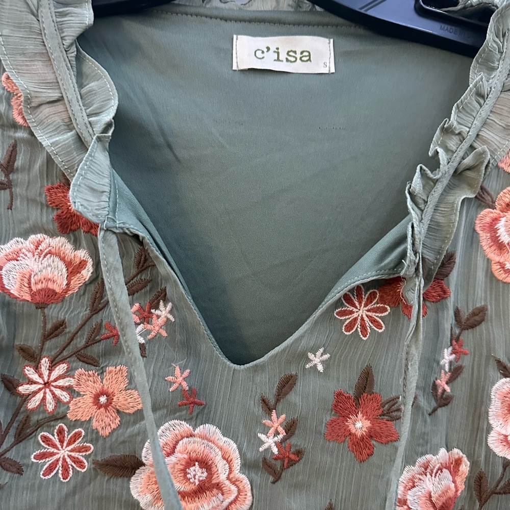 Floral Embroidered Dress - Picture 3 of 3